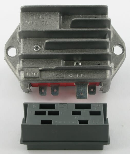 Spannungsregler (7362402) von Lombardini. Aus unserem Sortiment für Verbrennungsmotoren - Lombardini