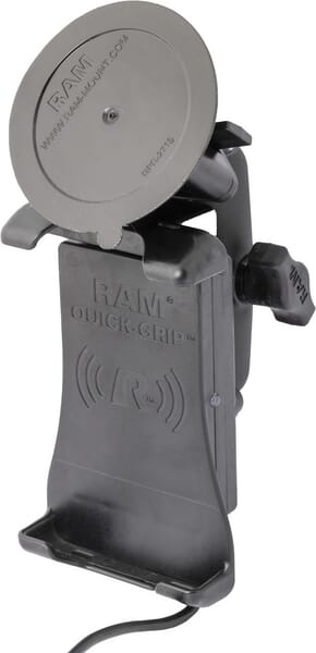 Telefonhalterung mit Ladefunktion und Saugnapf aus der Kategorie GPS- und Lenksysteme